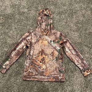 UnderAmour lightweight sweat shirt